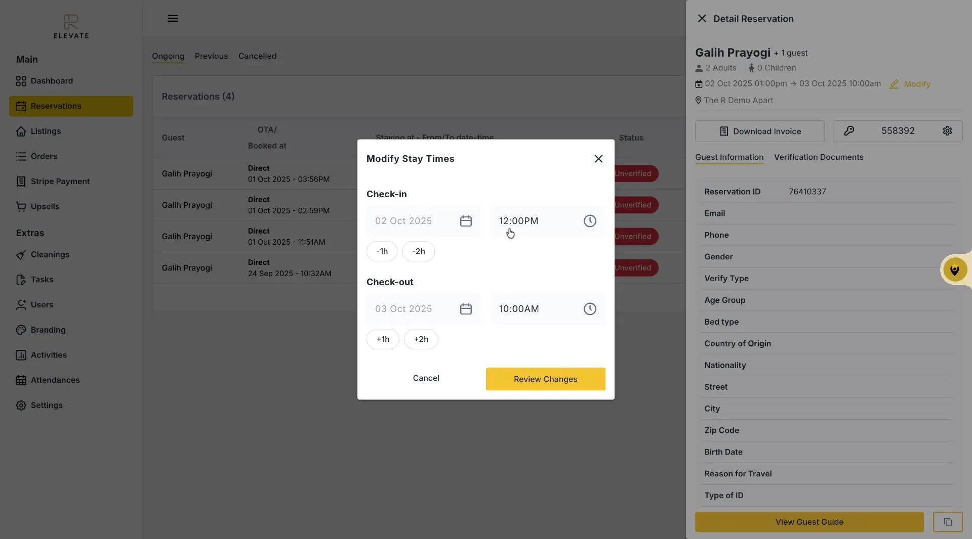 The user is modifying the check-in and check-out times for a reservation. The interface allows for adjustments to the times.